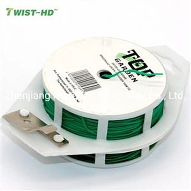 کٹر کے ساتھ ٹائی رول کو موڑ دیں۔